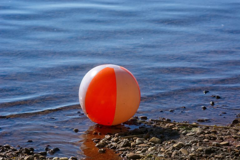 Wasserball als Symbol für die Vermeidungsstrategie von Gefühlen